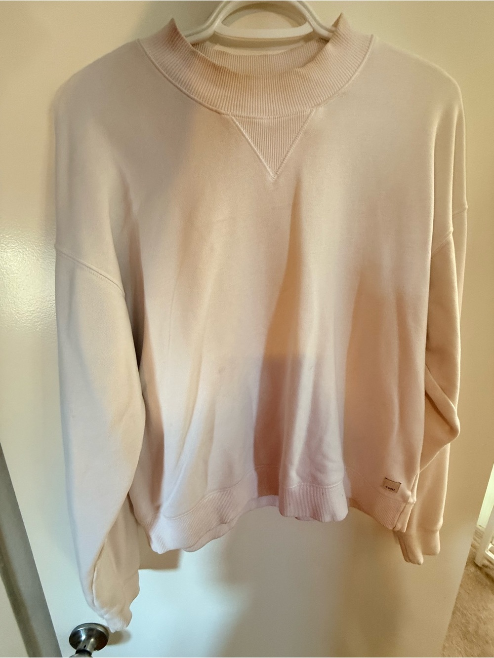 Vuori Soft Cream Relaxed Crew Sweatshirt
